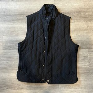 Banana Republic men’s black quilted vest